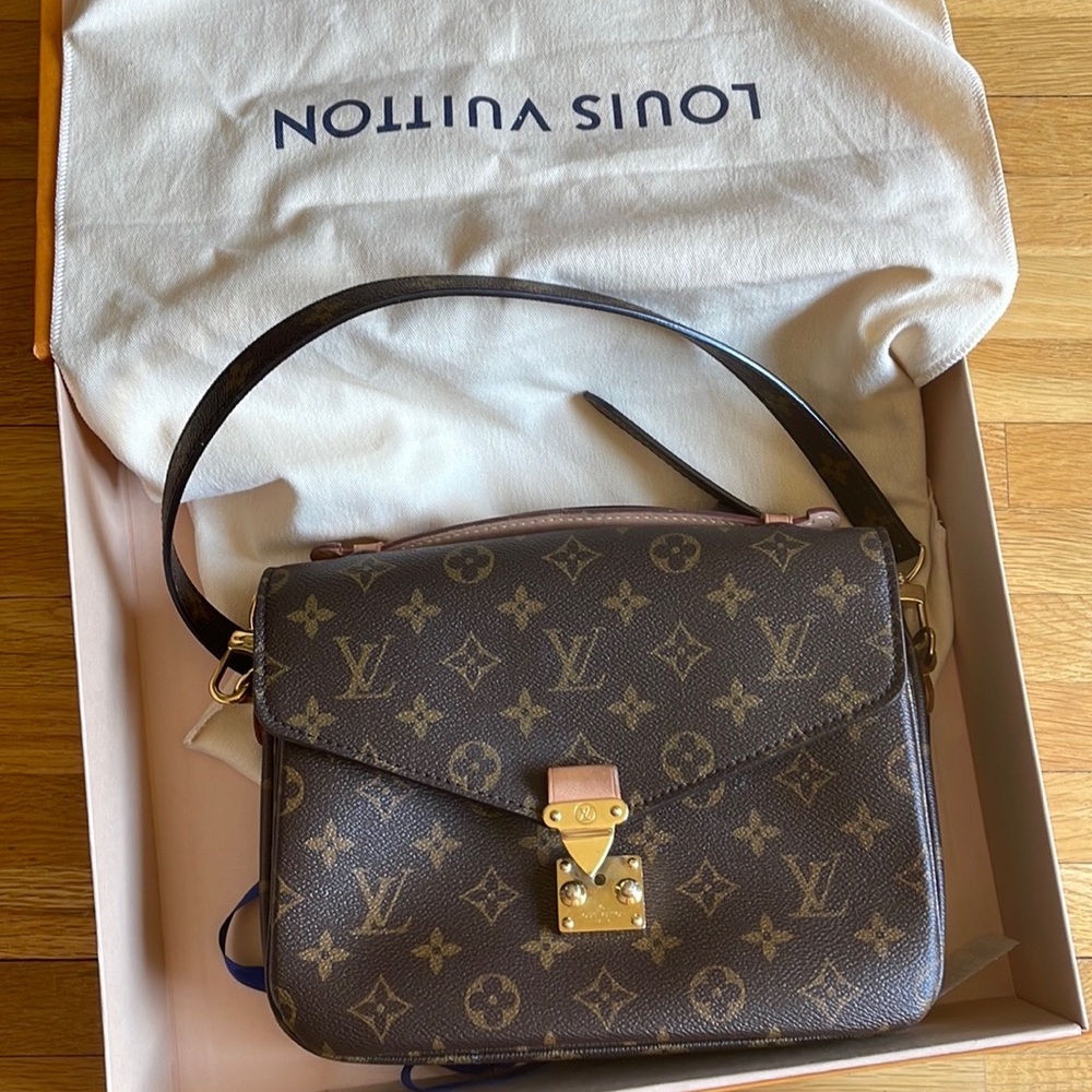 Louis Vuitton pouchette Métis bag